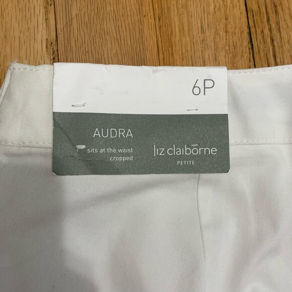 Liz Claiborne white petite Audra cropped pants - Picture 4 of 7